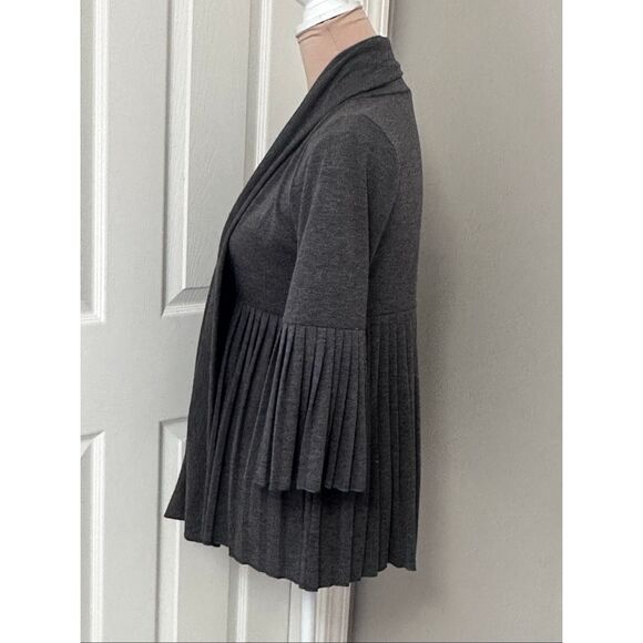 AGB Pleated Jacket - Picture 3 of 11